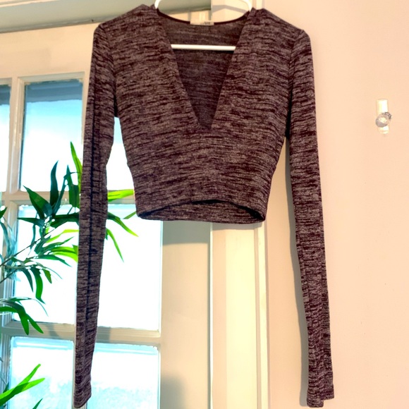 Wilfred Free Deep V Crop Long Sleeve - Picture 1 of 3